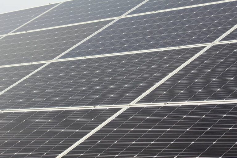solar panel heat retention